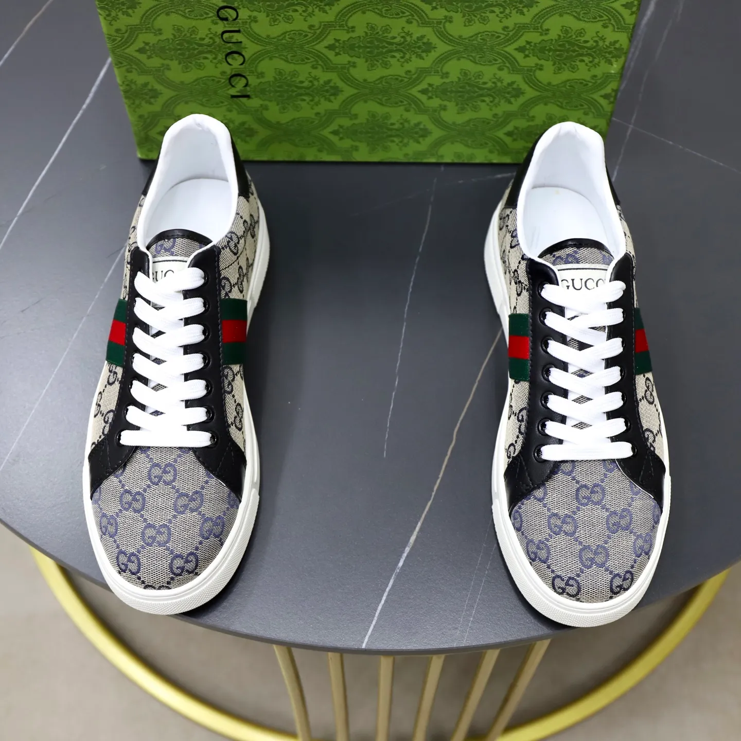Ex-factory price: 400💰🙅‍♂️🙅‍♂️🙅‍♂️ Brand: Gucci GUCCi Standard code: 38-44 (45 customized) Grade: Same as the official website Material: Original leather splicing Comfortable and breathable sheepskin lining Original wear-resistant outsole Style category: Men's fashionable casual shoes Running sneakers Distinguished luxury brand elements Top luxury Color: actual picture color